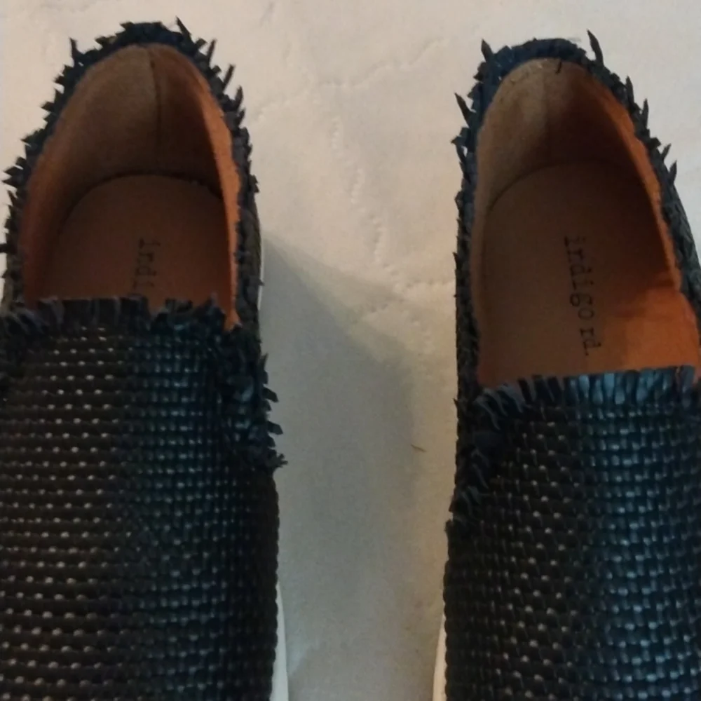 Shoes - Picture 4 of 5